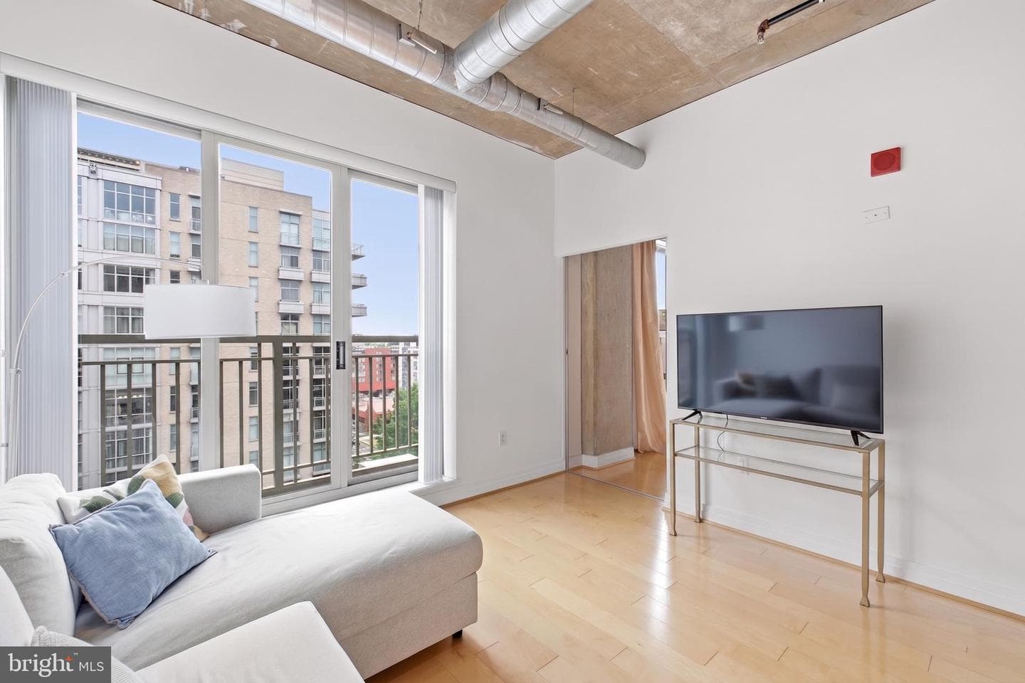 301 Massachusetts Avenue NW #906 photo 5