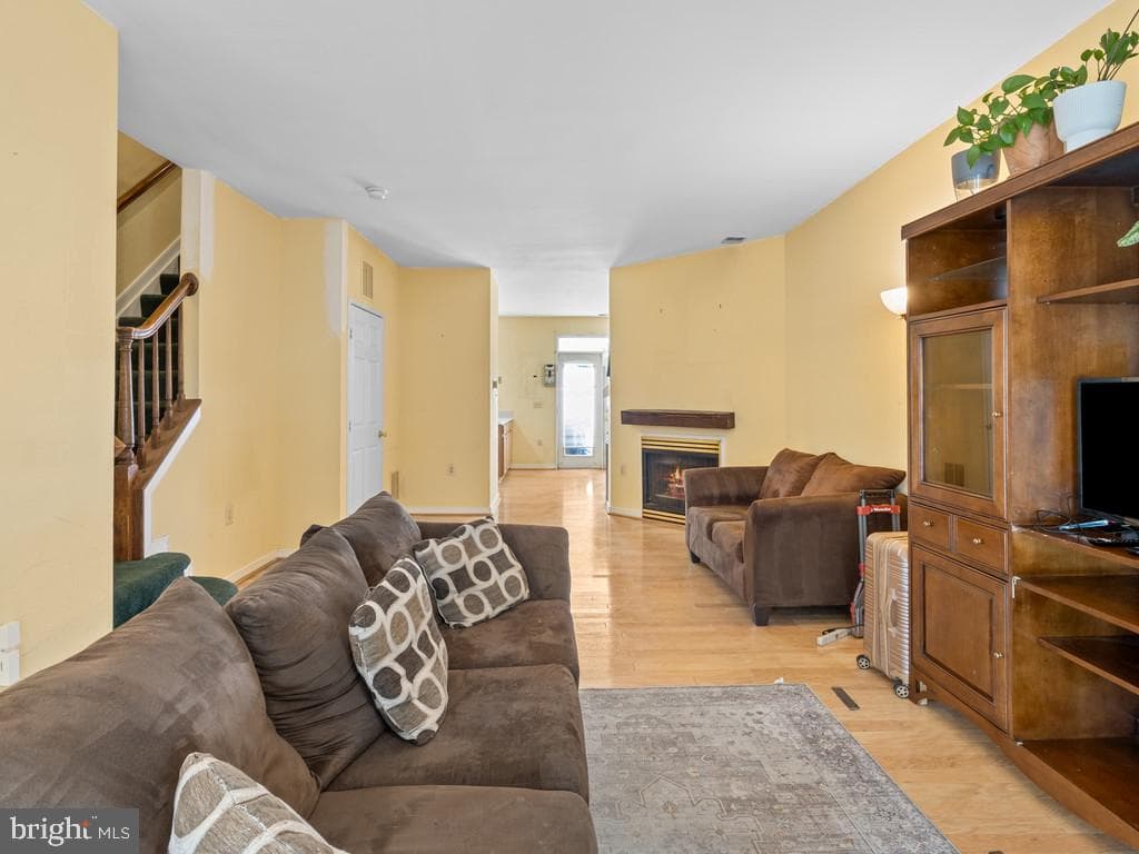 3714 Roosevelt Place NE photo 4
