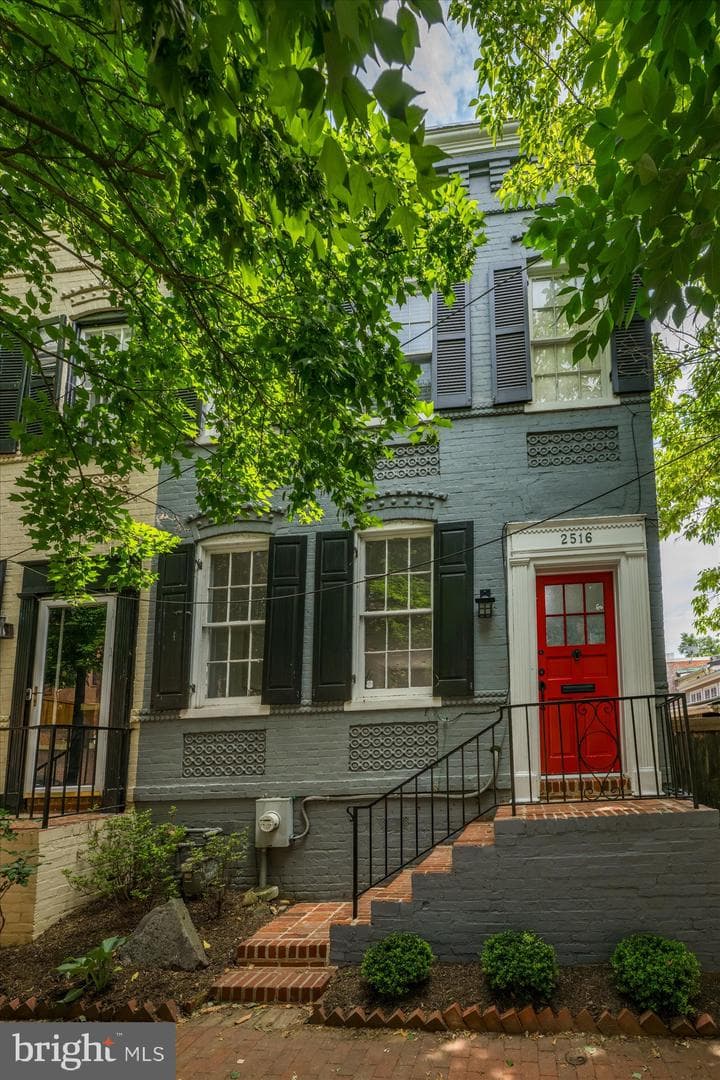 2516 East Place NW, Washington