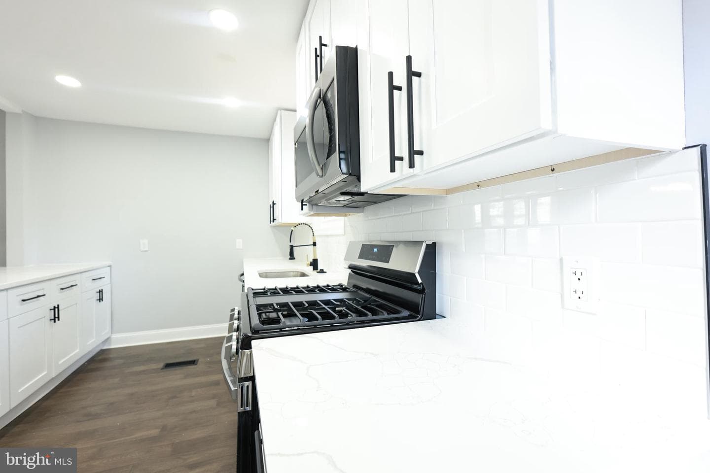 1326 S Street SE photo 5