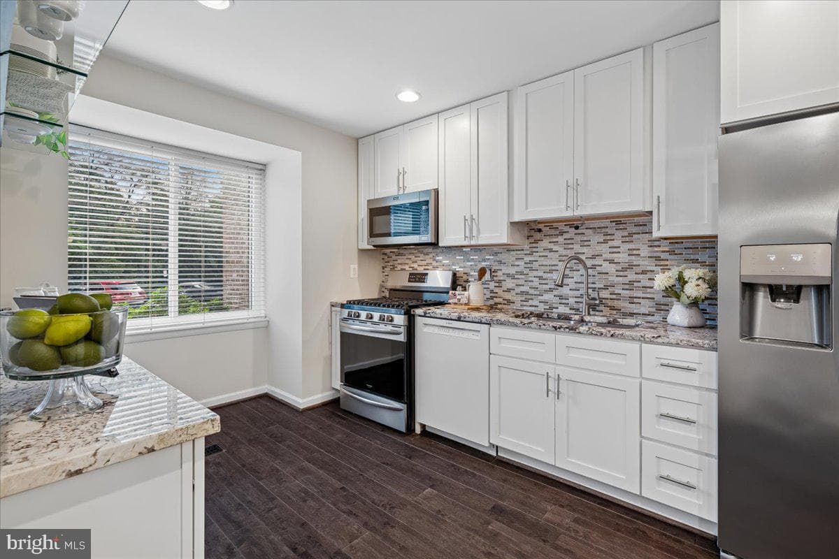 527 Brummel Court NW #527 photo 3