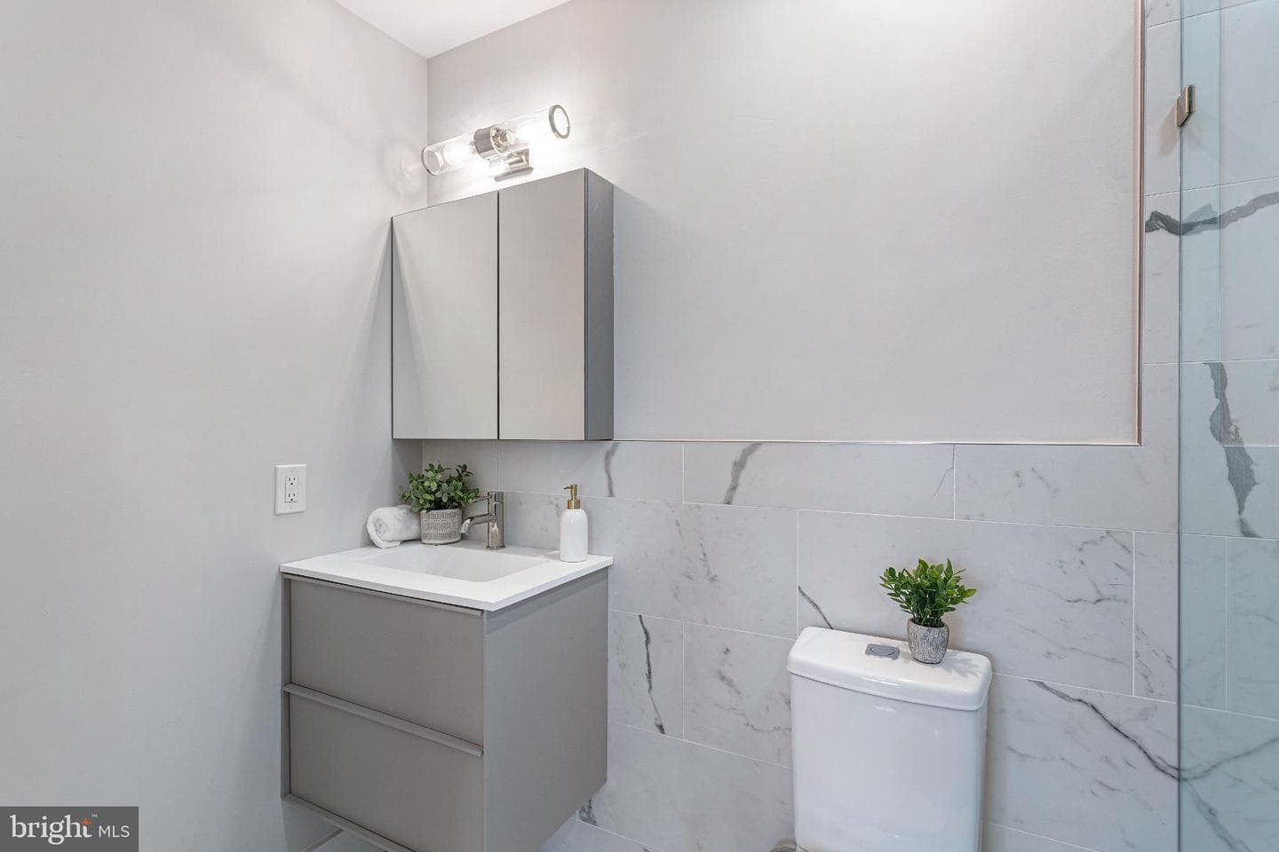1516 East Capitol Street NE #d photo 22
