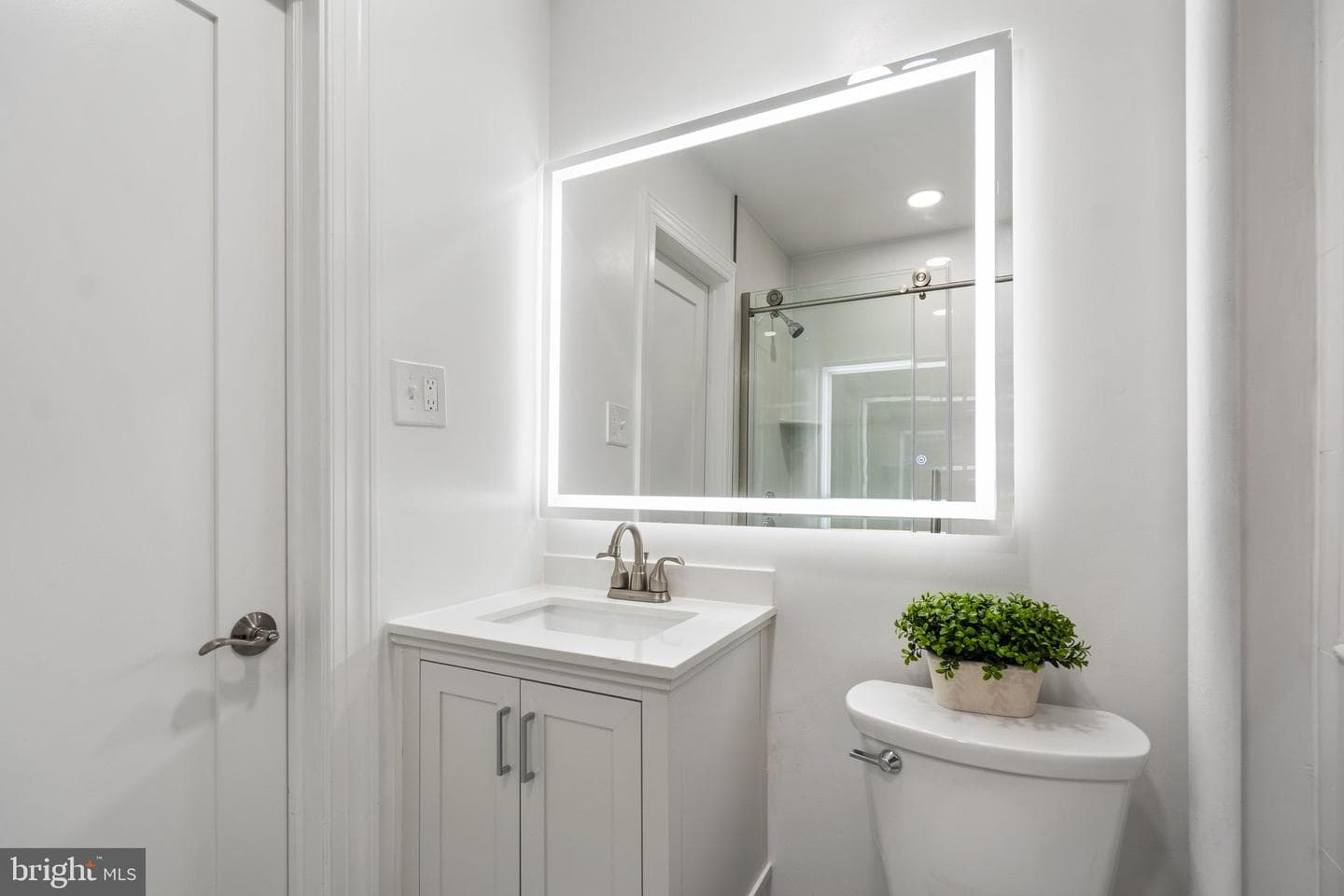 2032 Belmont Road NW #211 photo 45