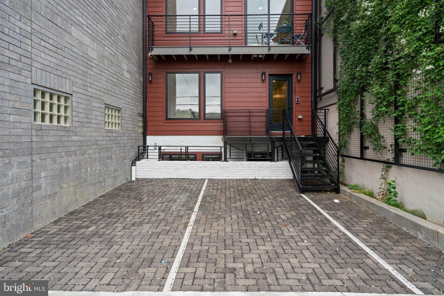 733 8th Street SE #303 photo 17