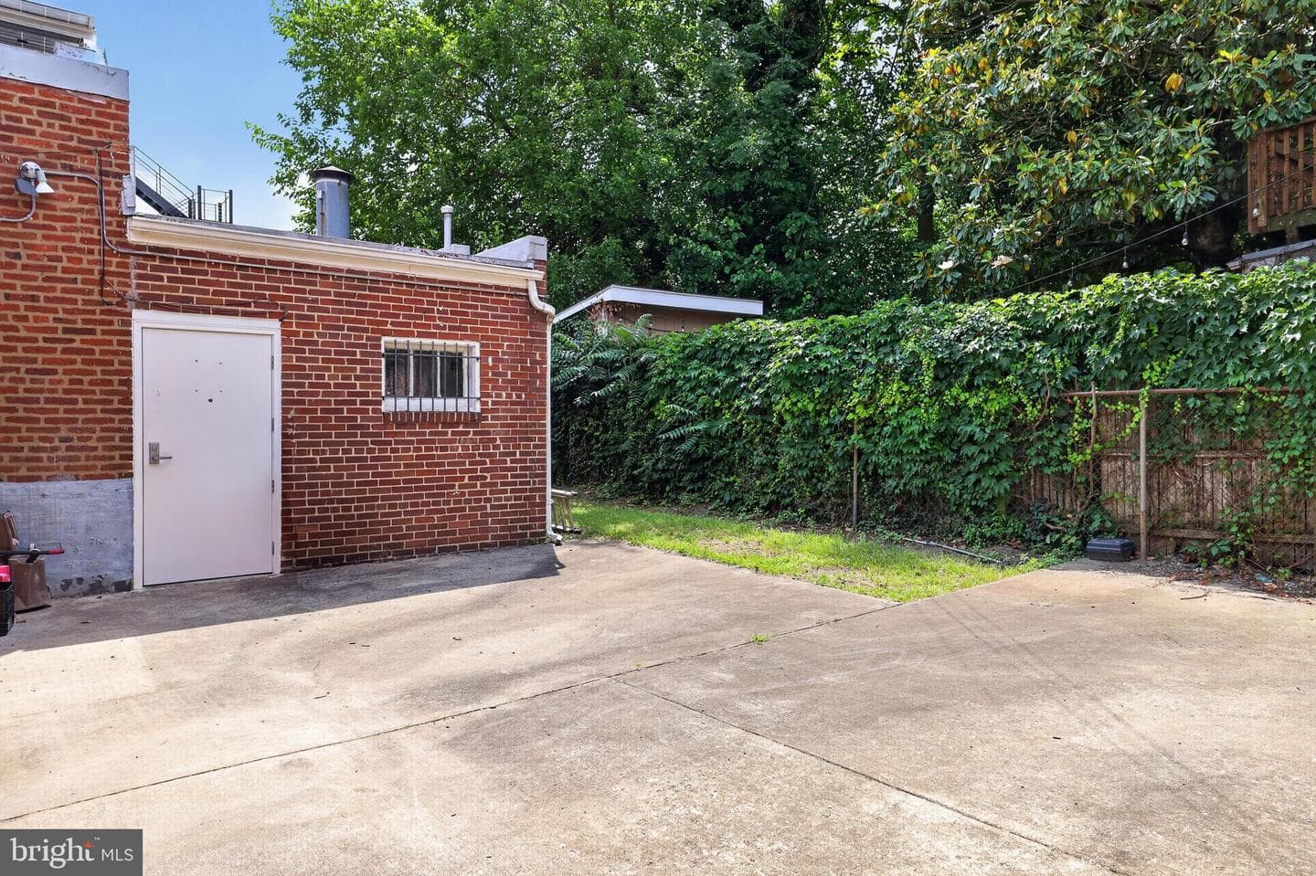 653 11th Street NE photo 21