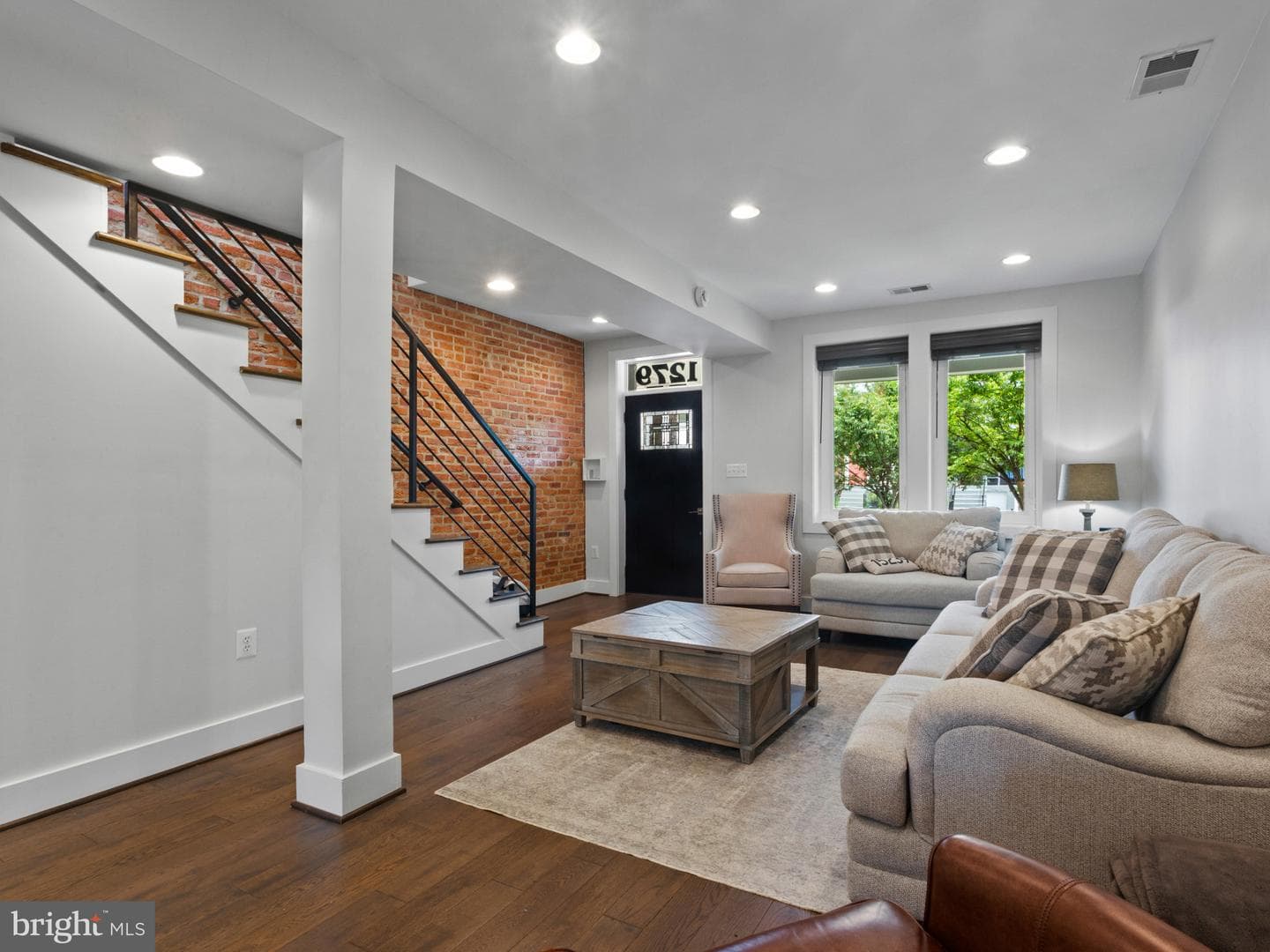 1279 Oates Street NE photo 10