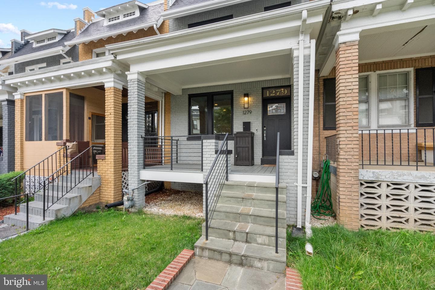 1279 Oates Street NE photo 4