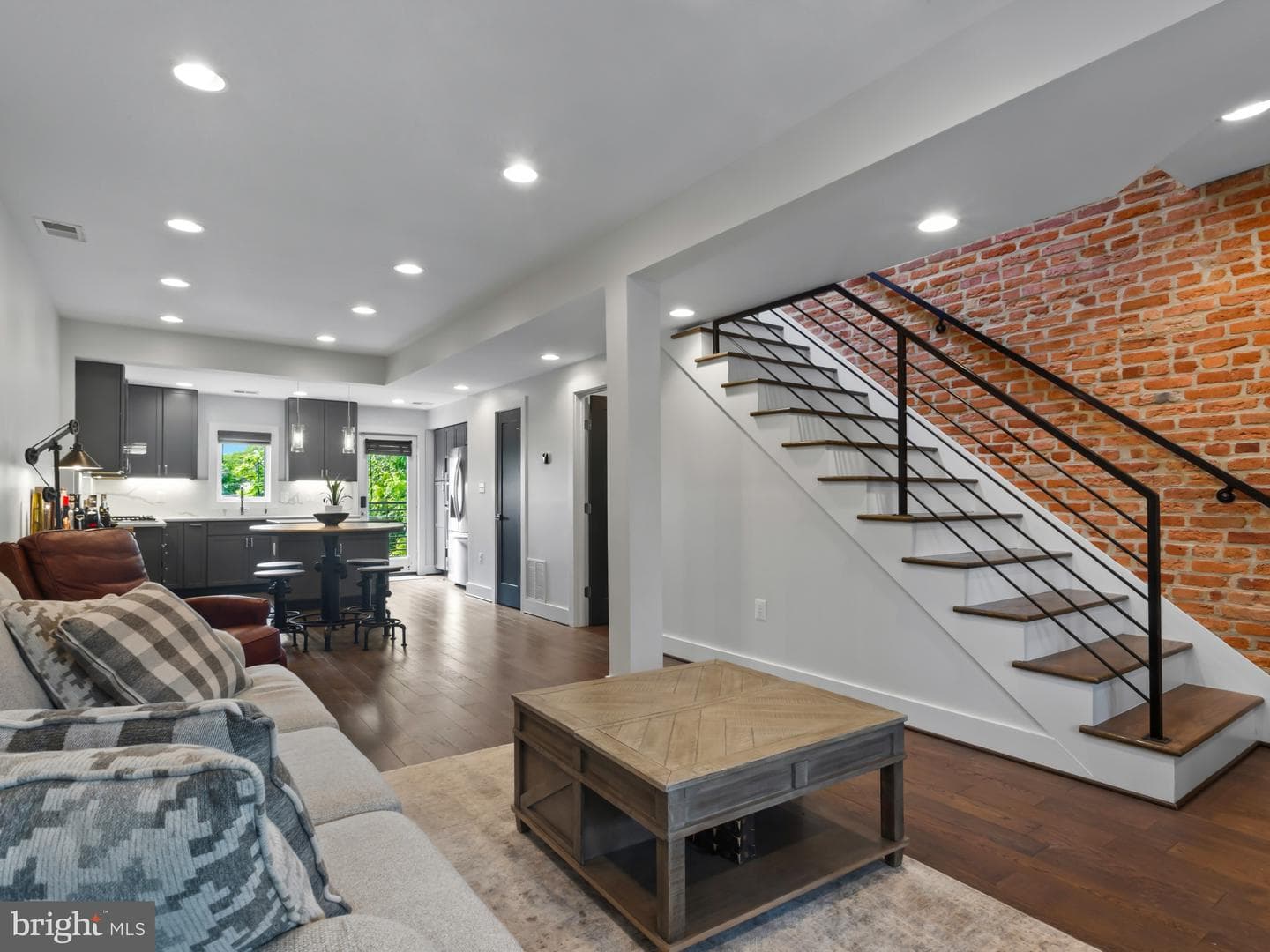 1279 Oates Street NE photo 8