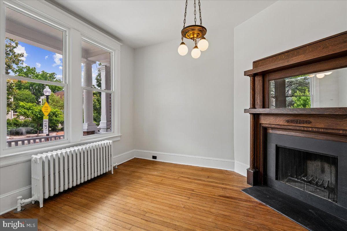 1105 G Street SE photo 10