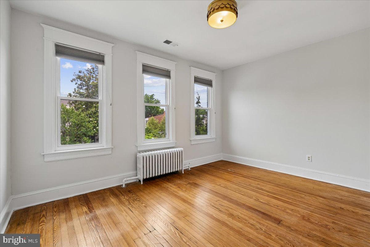 1105 G Street SE photo 27