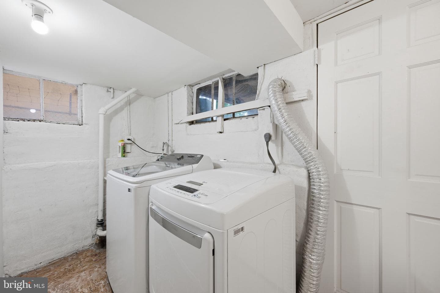 1839 Otis Street NE photo 16