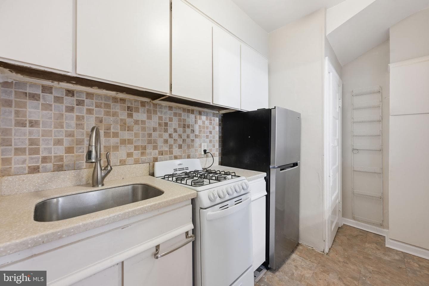 1839 Otis Street NE photo 6