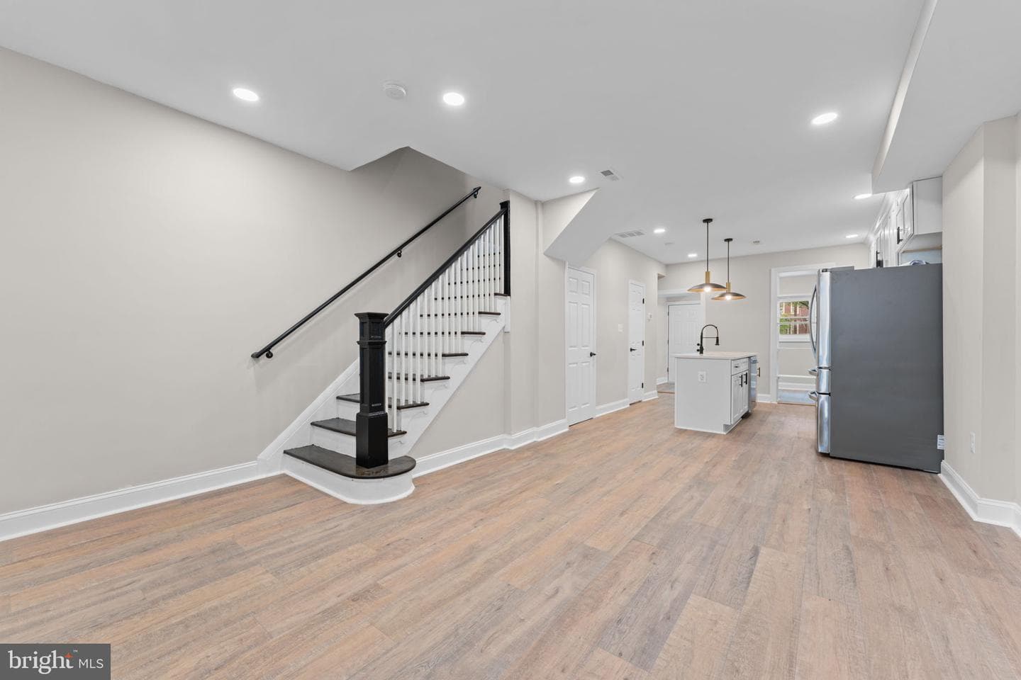 1339 Ridge Place SE photo 3