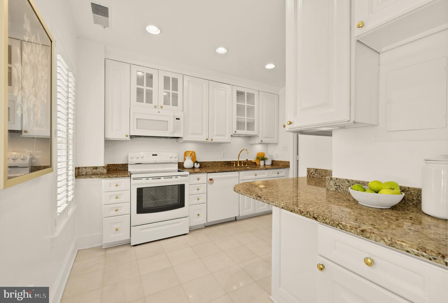 3223 Sutton Place NW #a photo 6