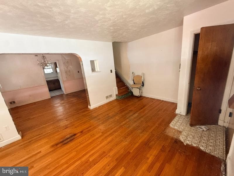 125 48th Place NE photo 3
