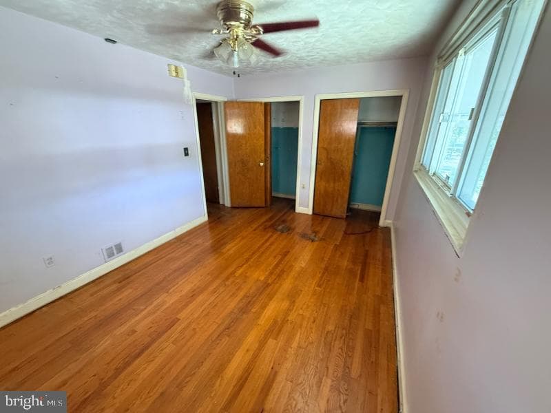 125 48th Place NE photo 6