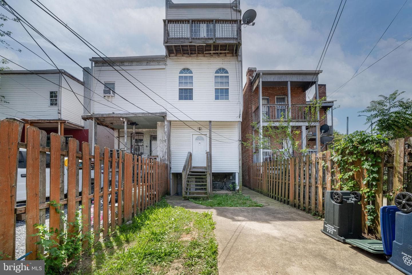 1371 Monroe NW photo 32
