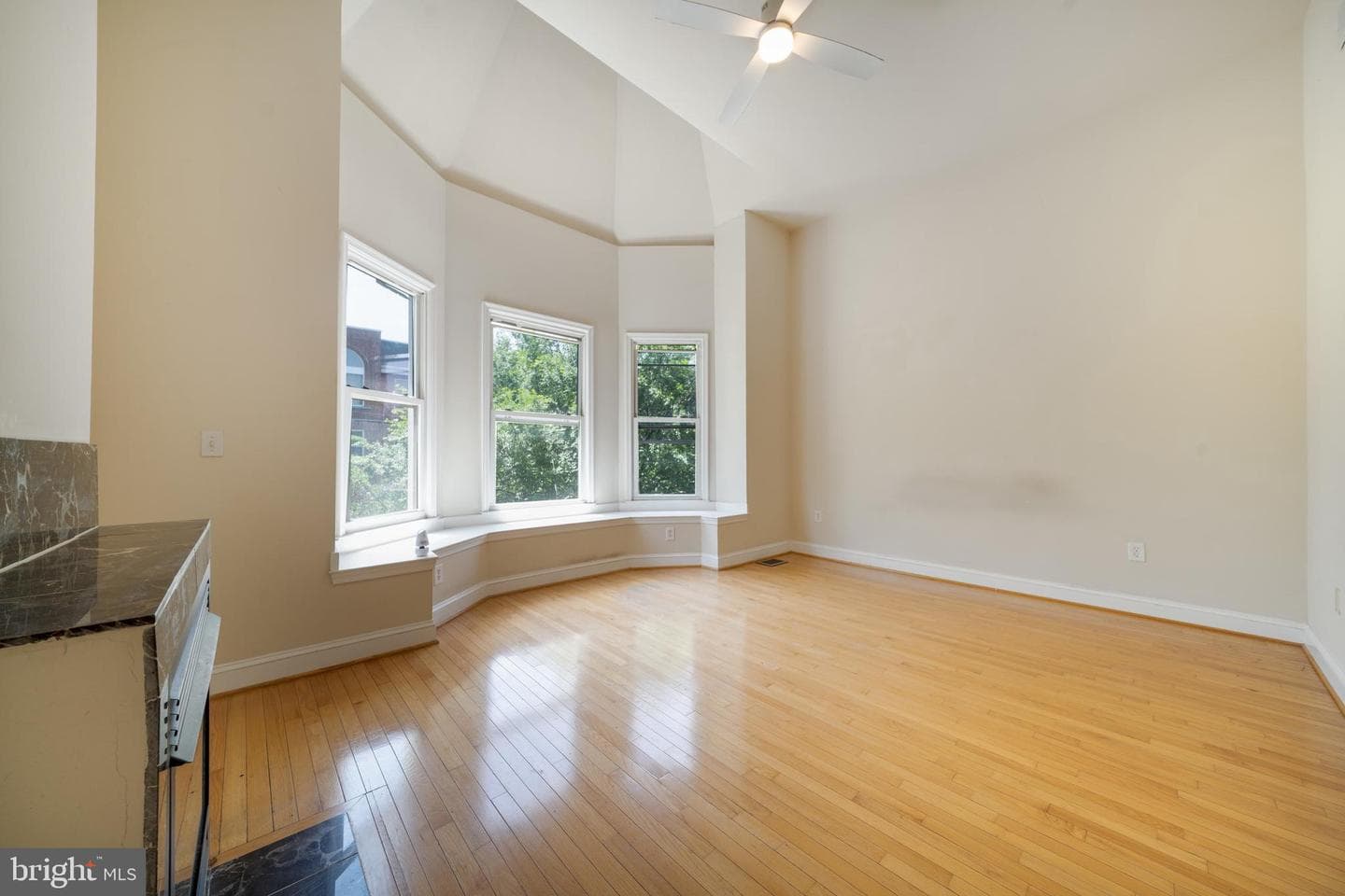 1371 Monroe NW photo 36