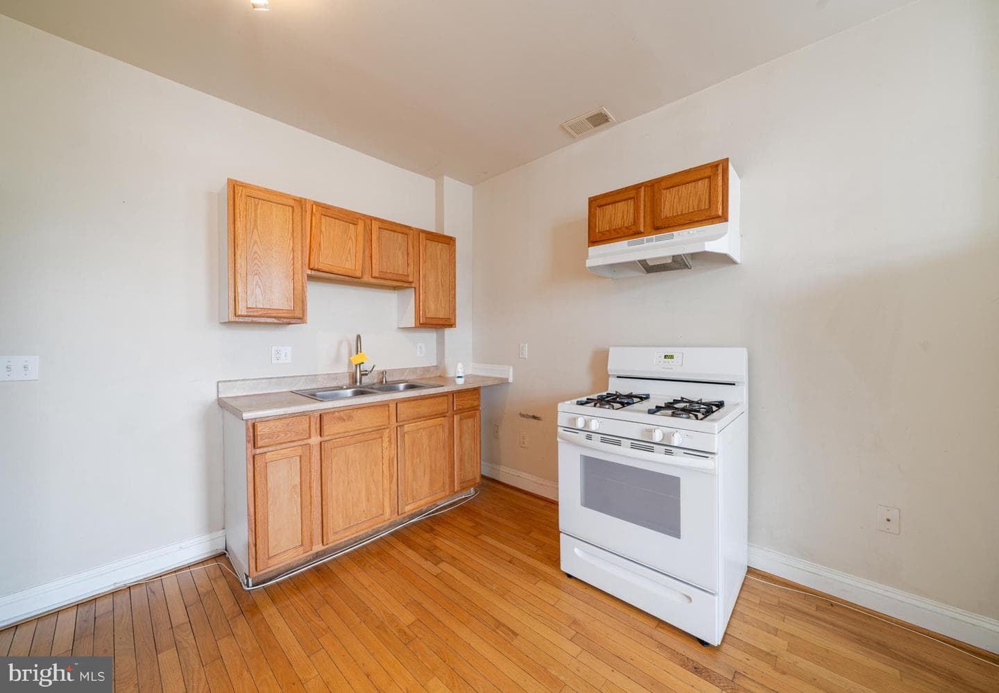 1371 Monroe NW photo 60