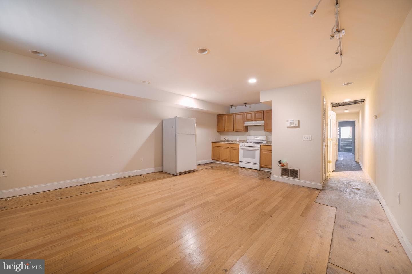 1371 Monroe NW photo 88