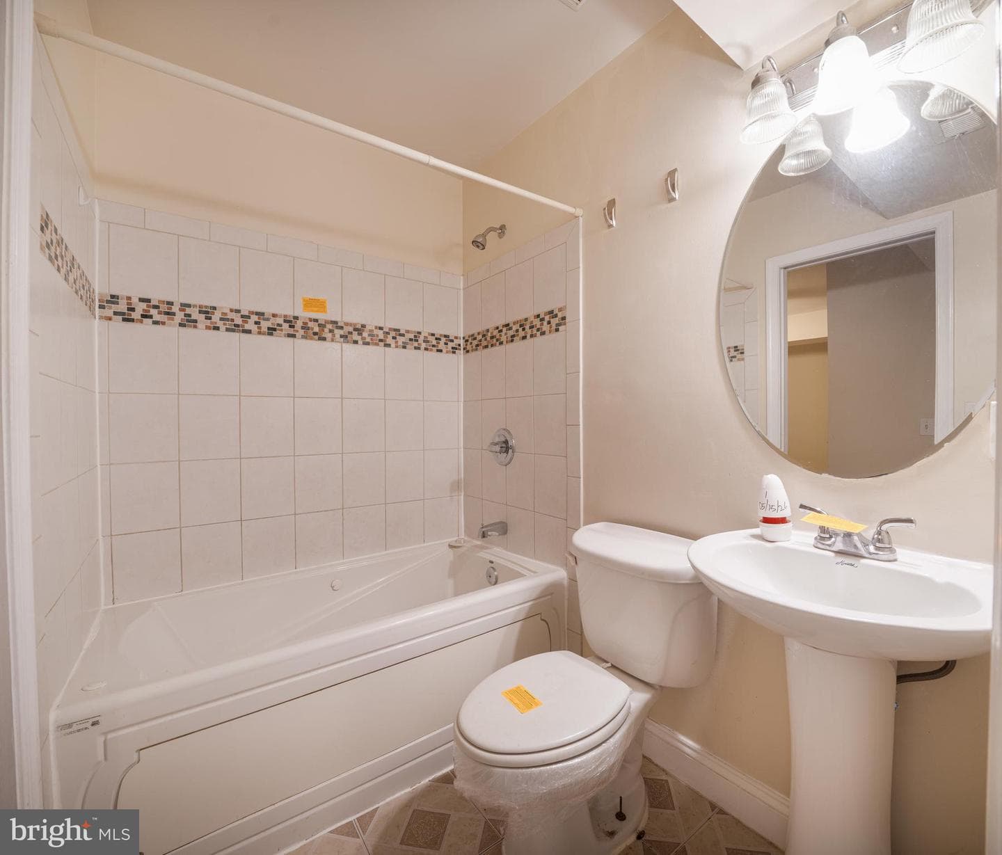 1371 Monroe NW photo 94