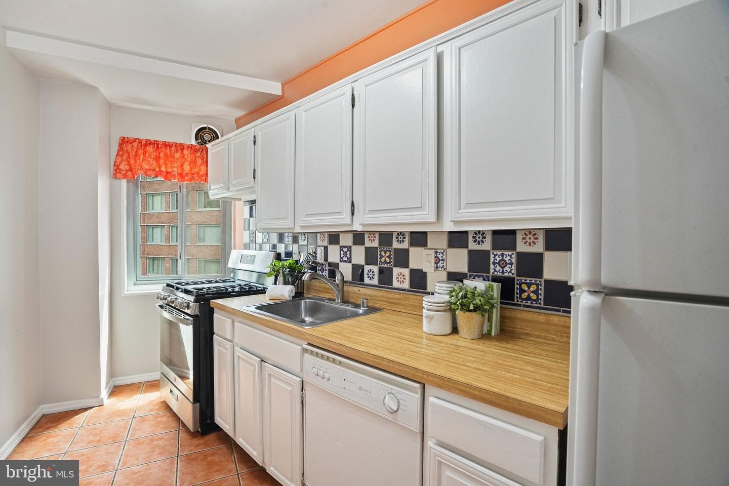 4200 Cathedral Avenue NW #607 photo 12