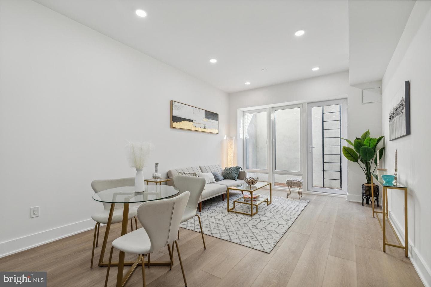 705 Quincy Street NE #2e, Washington