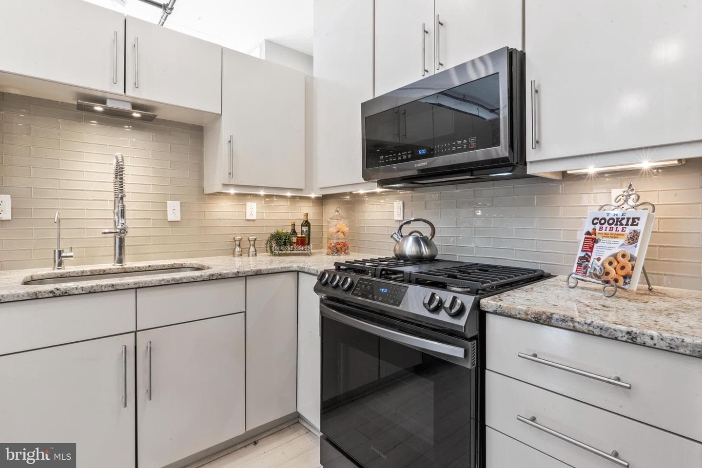 301 Massachusetts Avenue NW #701 photo 11