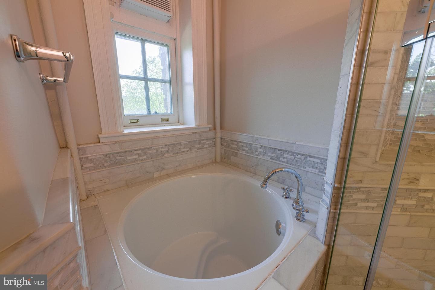 2853 Ontario Road NW #107 photo 18