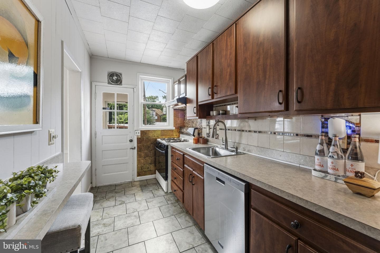 1333 Varnum Street NE photo 12