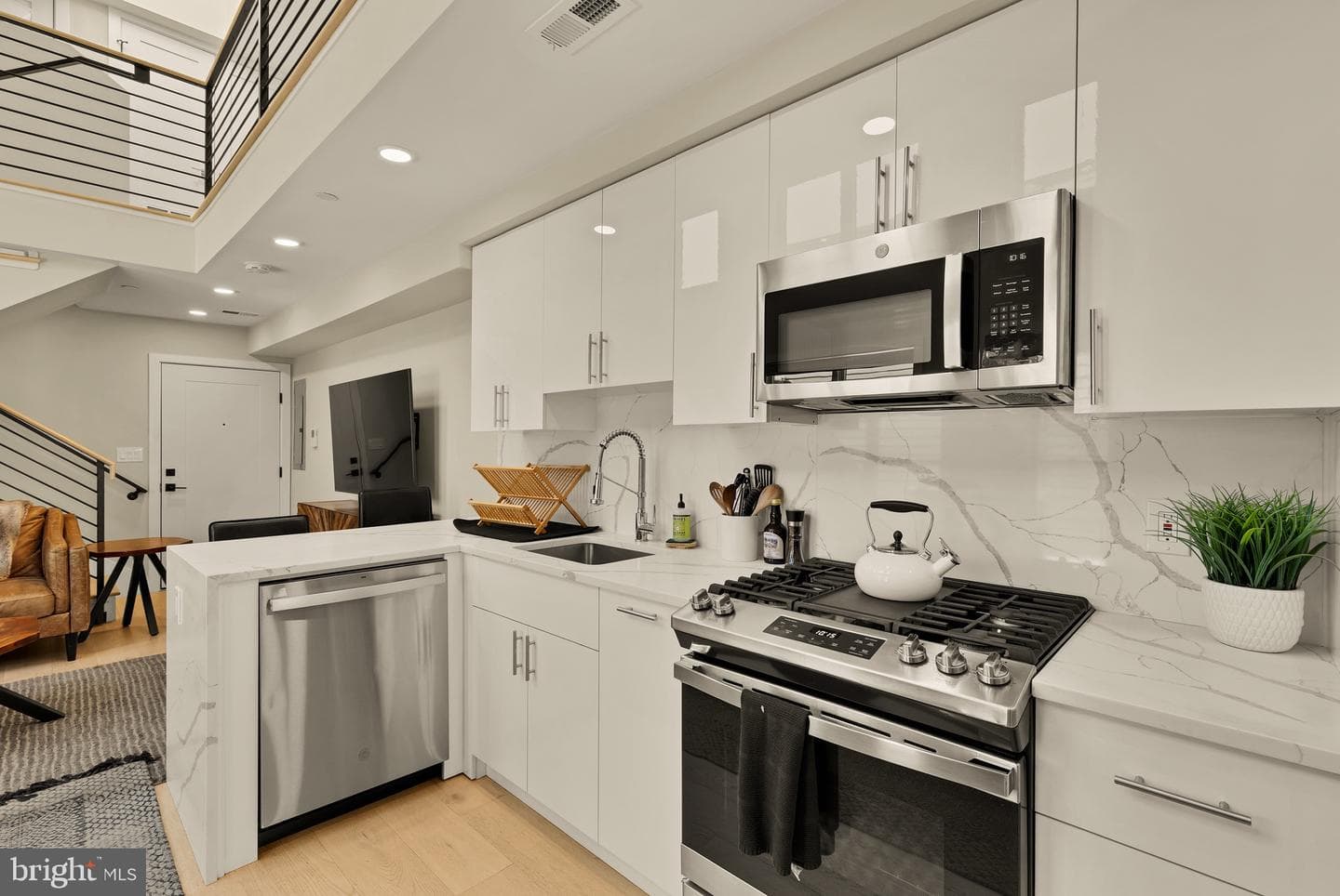2556 University Place NW #302 photo 13