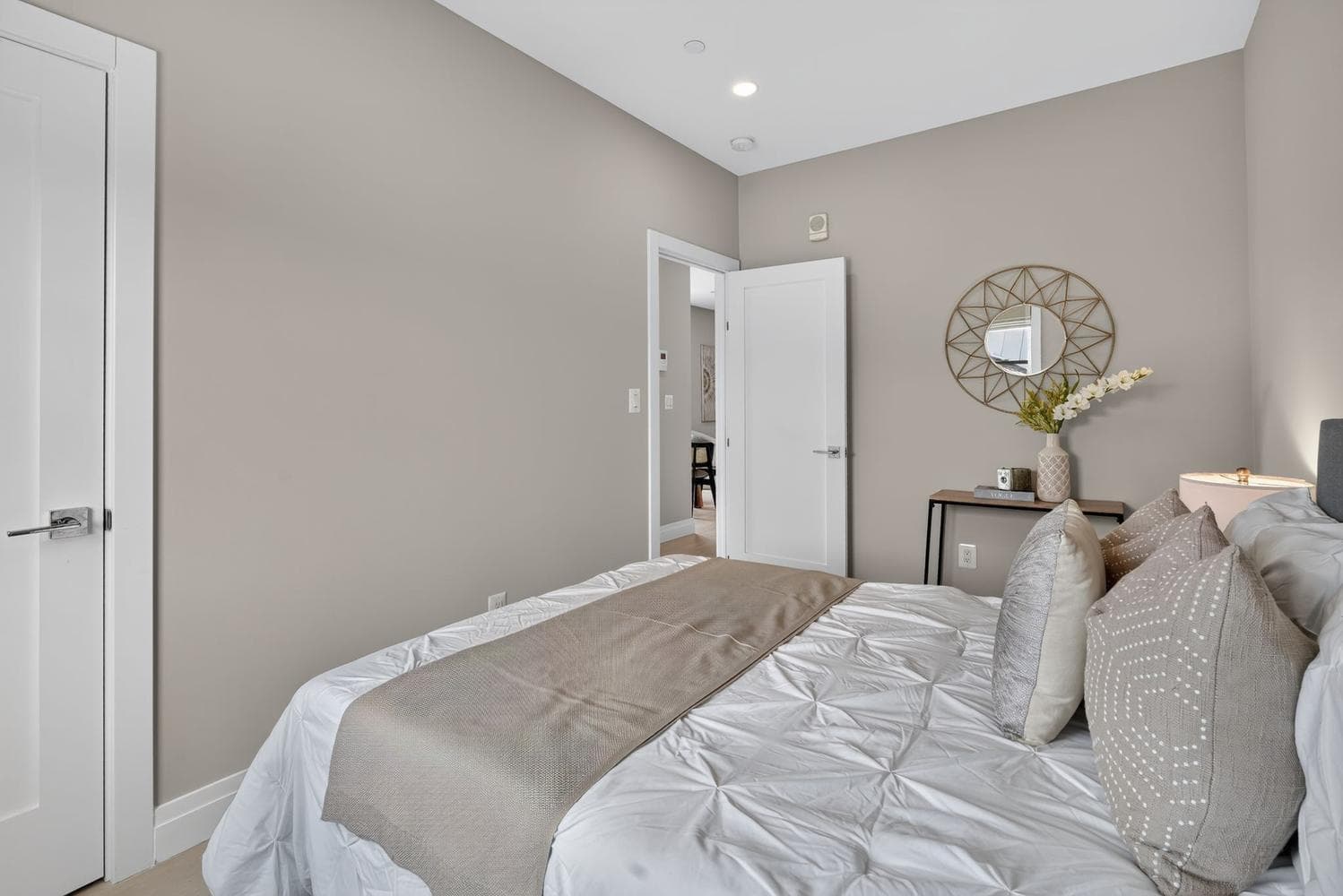 1102 Staples Street NE #301 photo 13