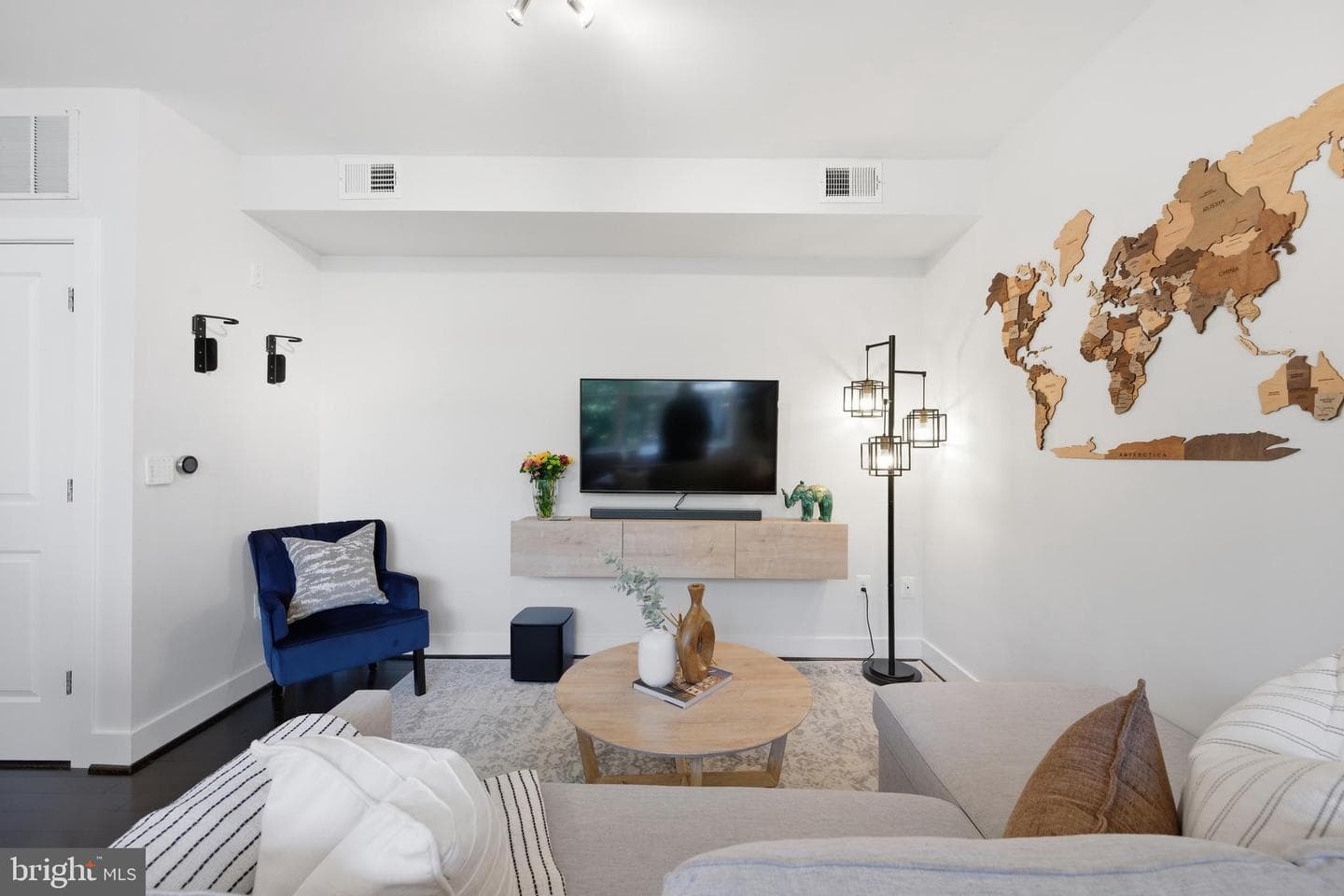4226 7th Street NW #204 photo 11
