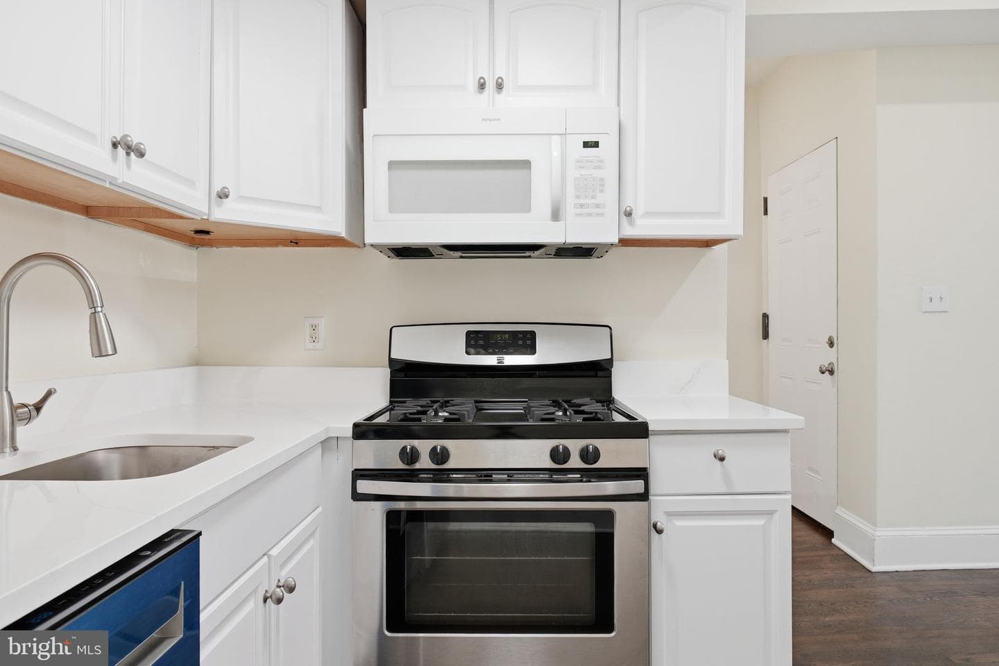 1038 6th Street NE #101 photo 4