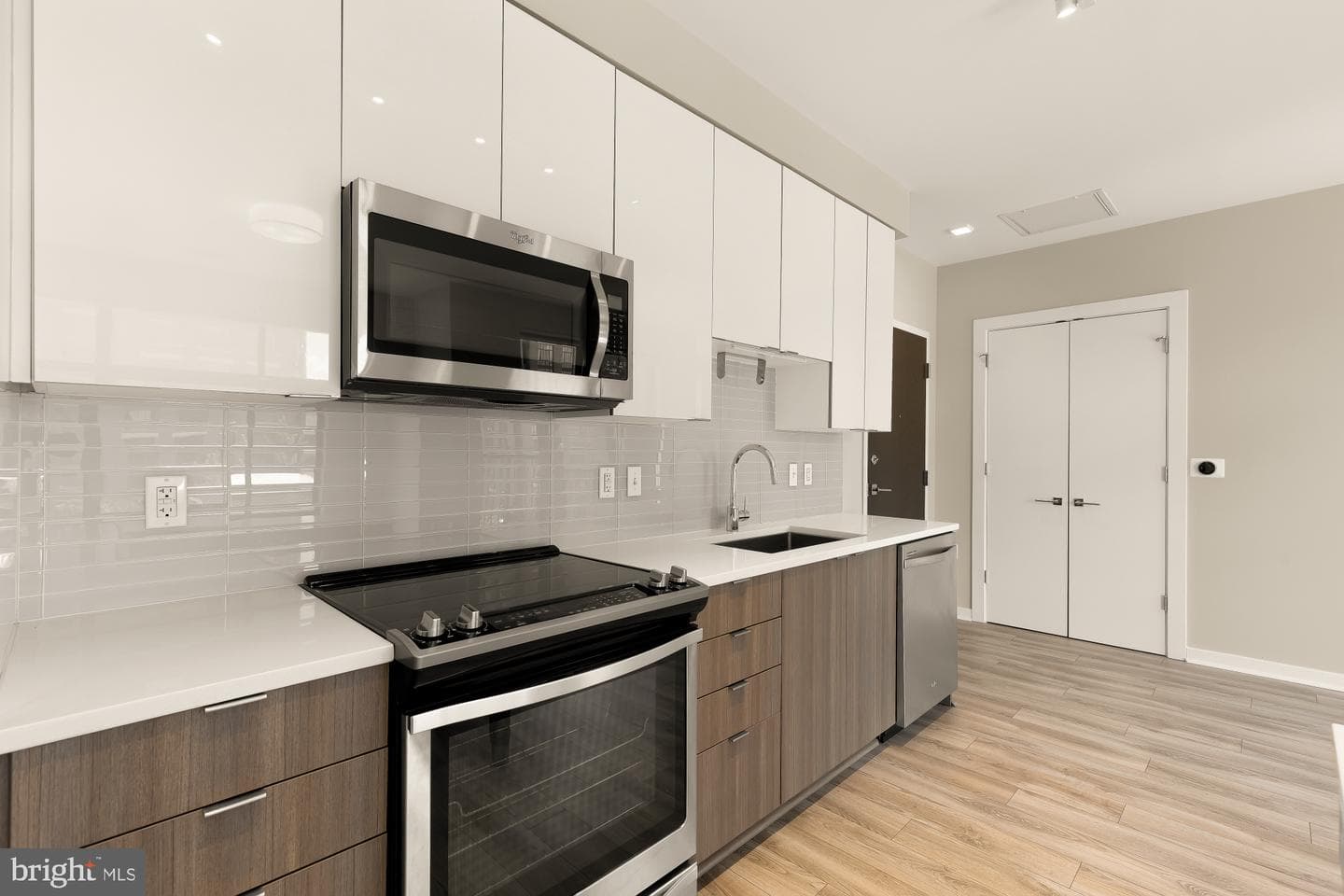 911 2nd Street NE #507 photo 10