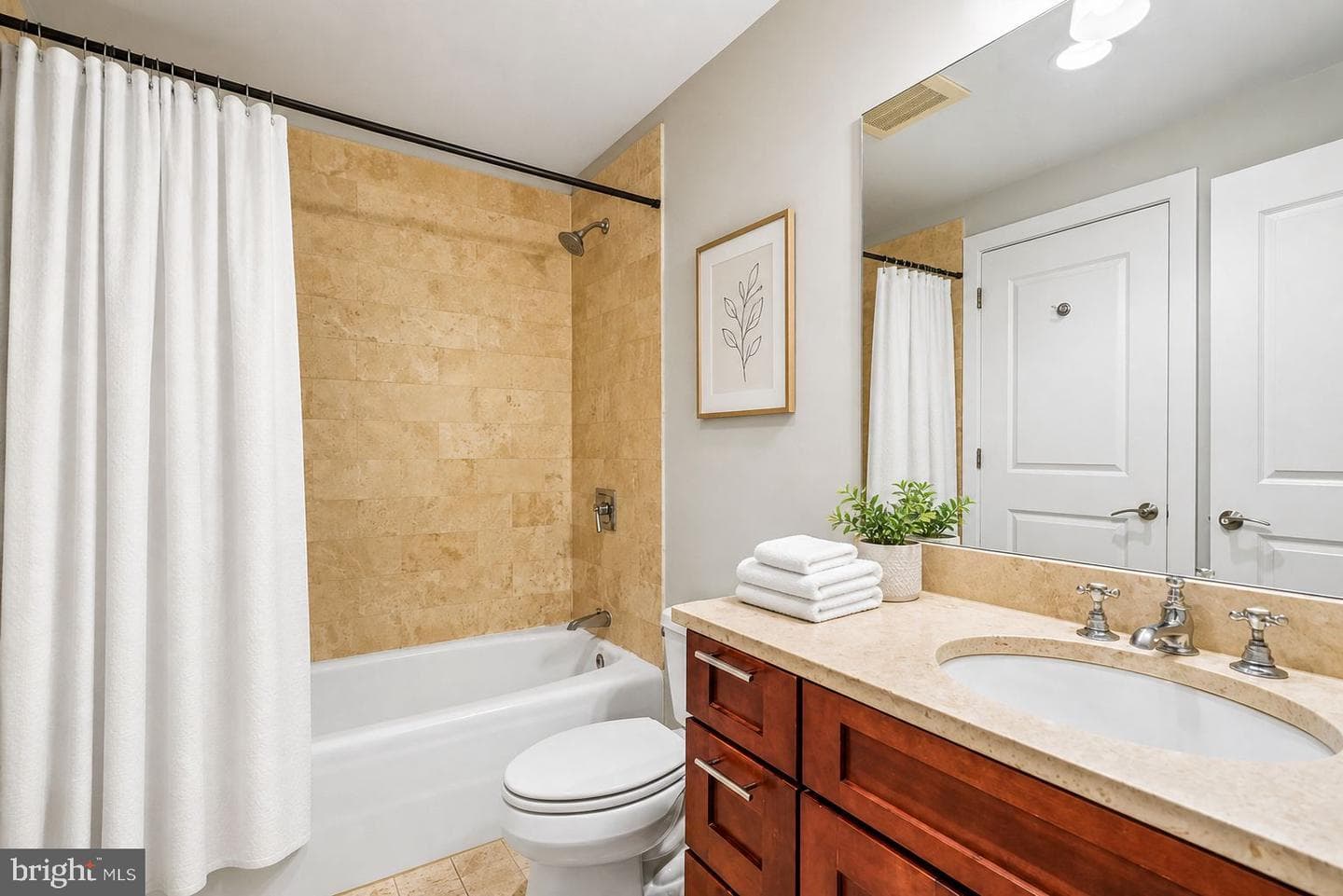 215 I Street NE #103 photo 12