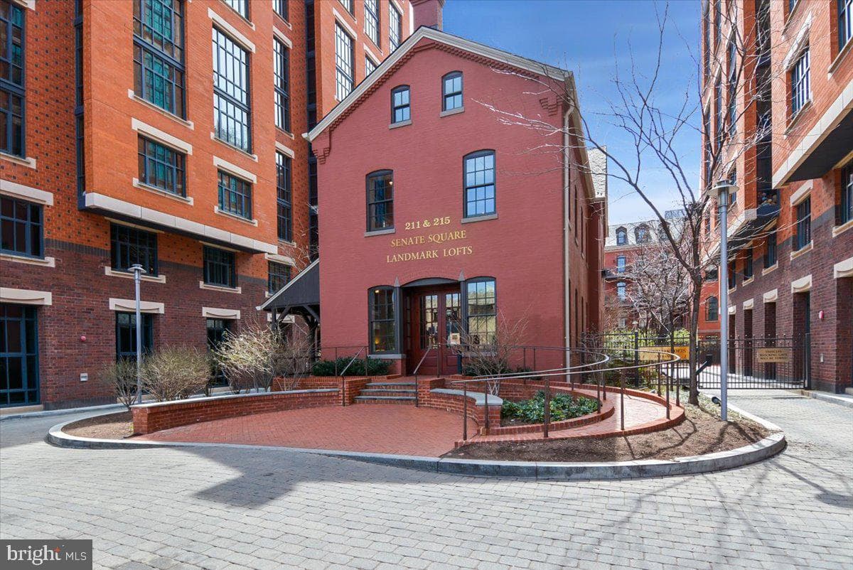 215 I Street NE #103 photo 17