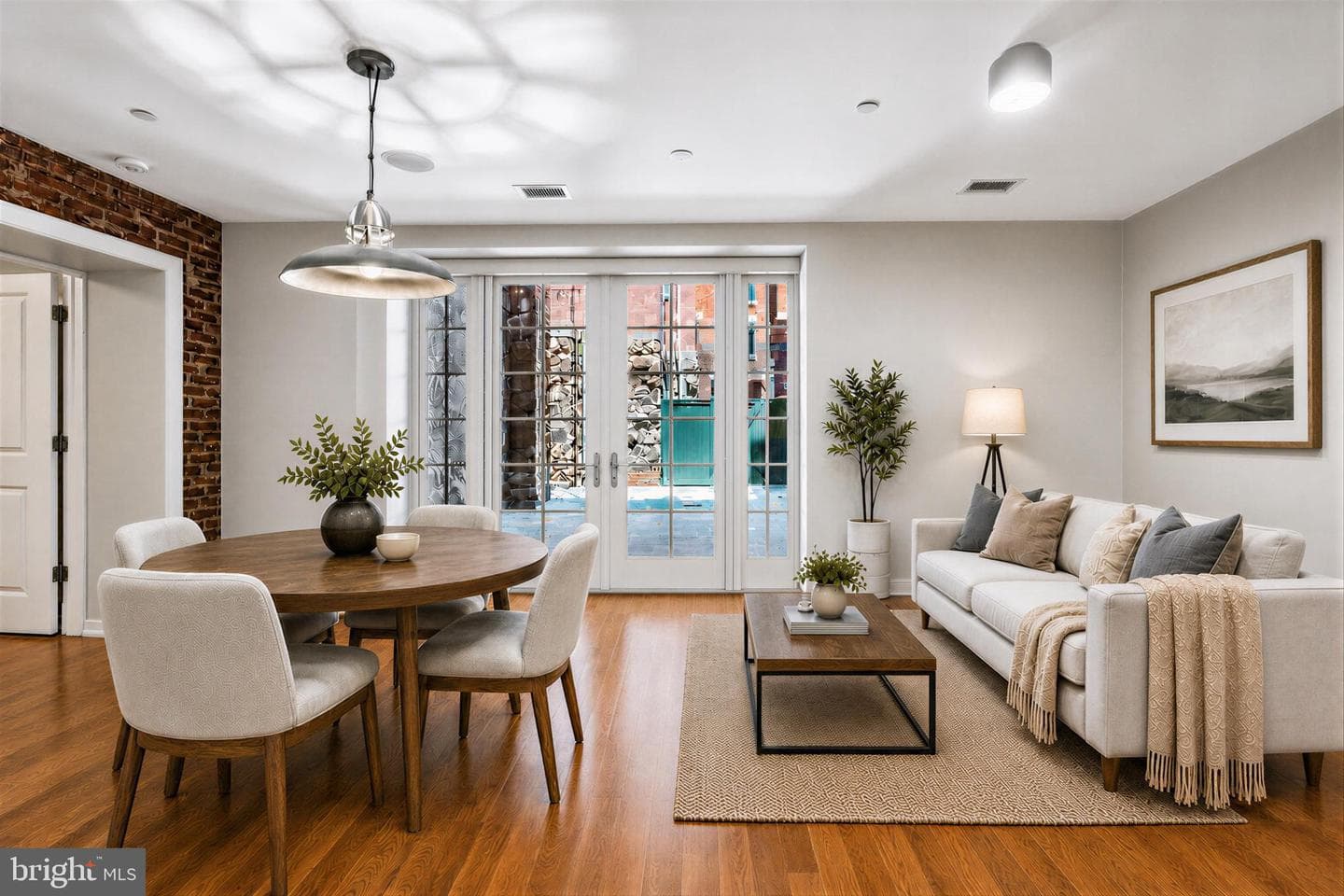 215 I Street NE #103 photo 3