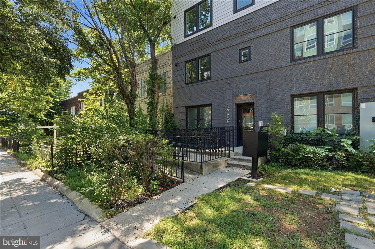 1709 H Street NE #3 photo 15
