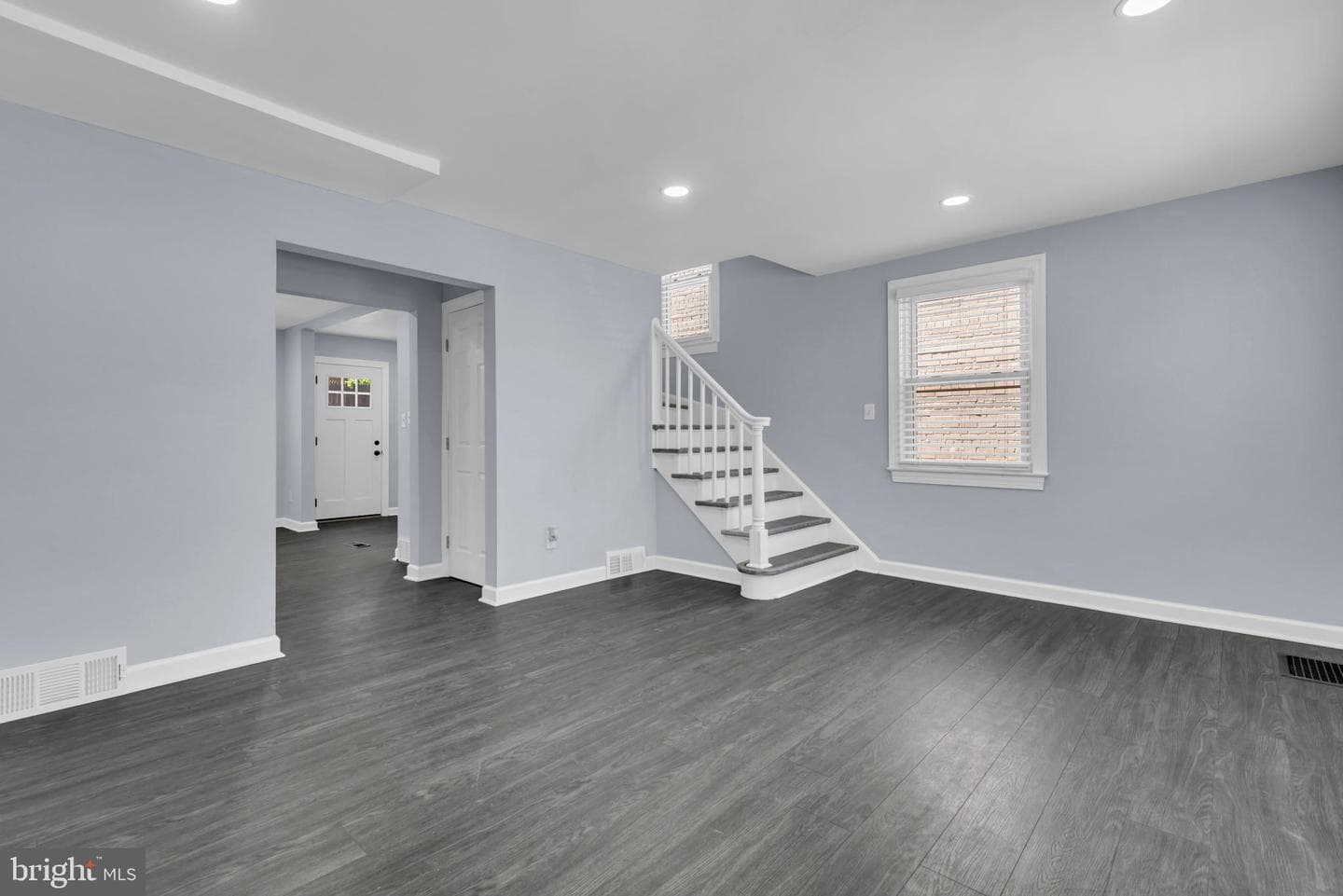 4621 Hillside Road SE photo 3