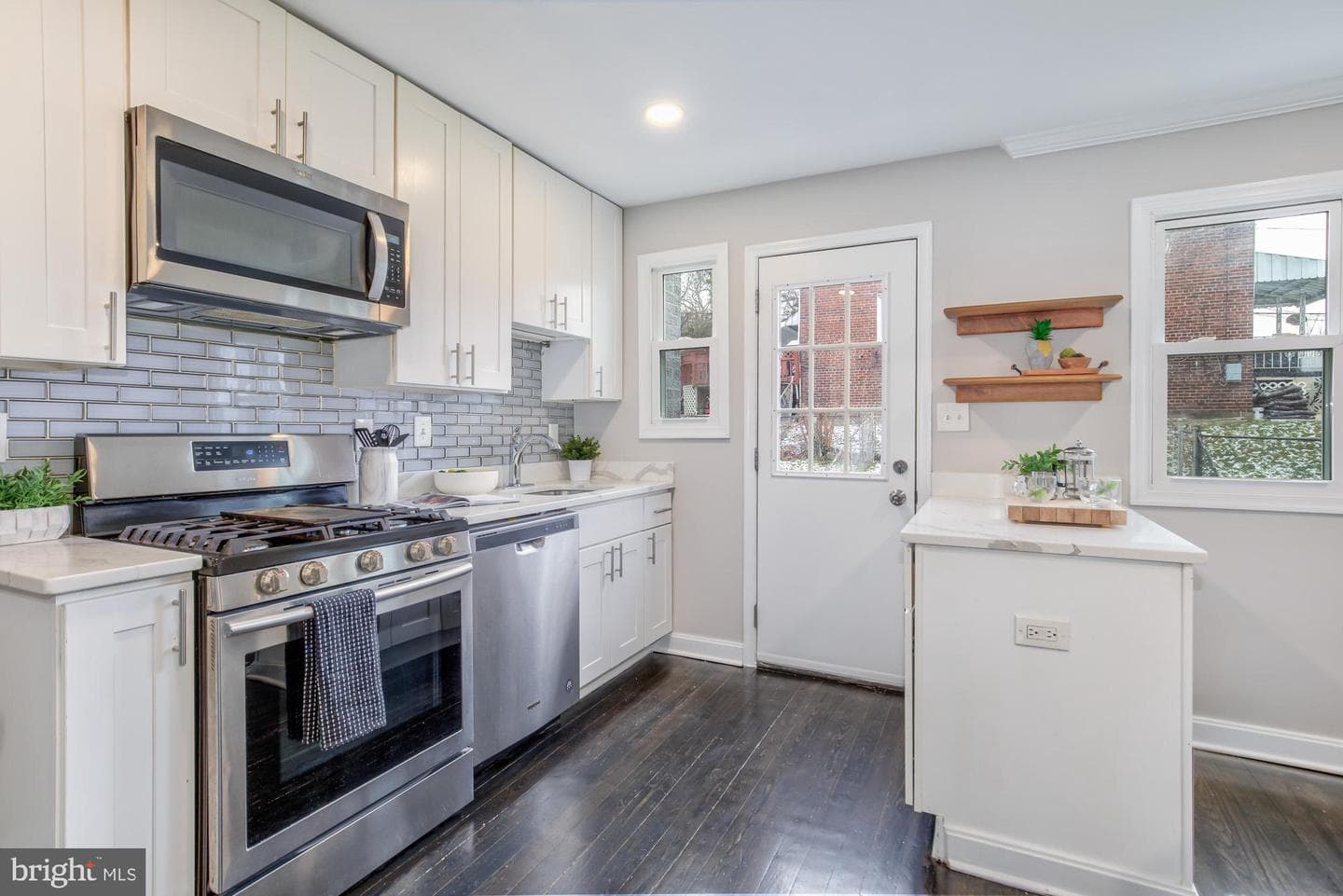 4003 Ames Street NE photo 9