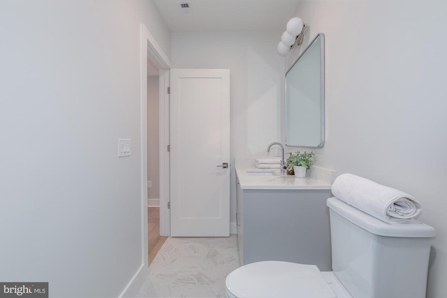 933 N Street NW #104 photo 7