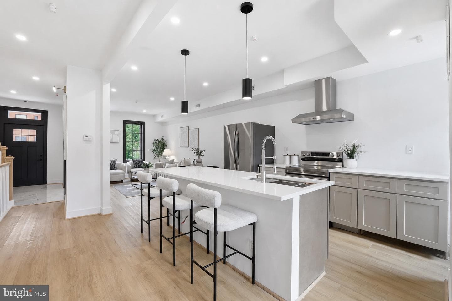 1024 Spring Road NW photo 9