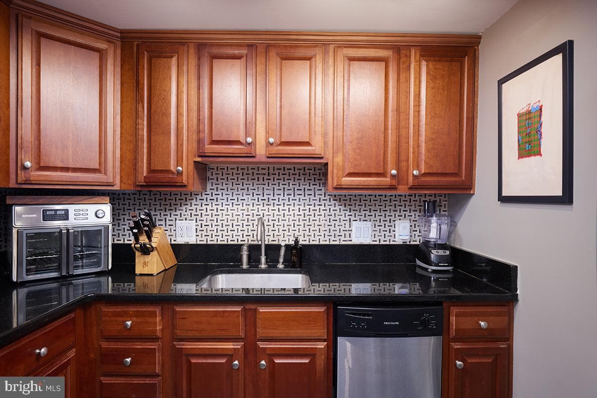 2311 M Street NW #706 photo 11