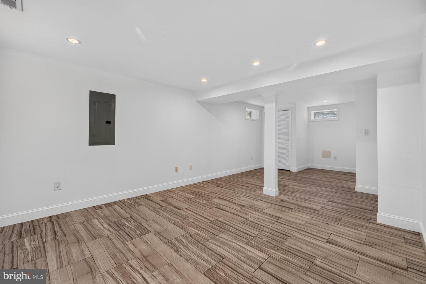 417 Burbank Street SE photo 22