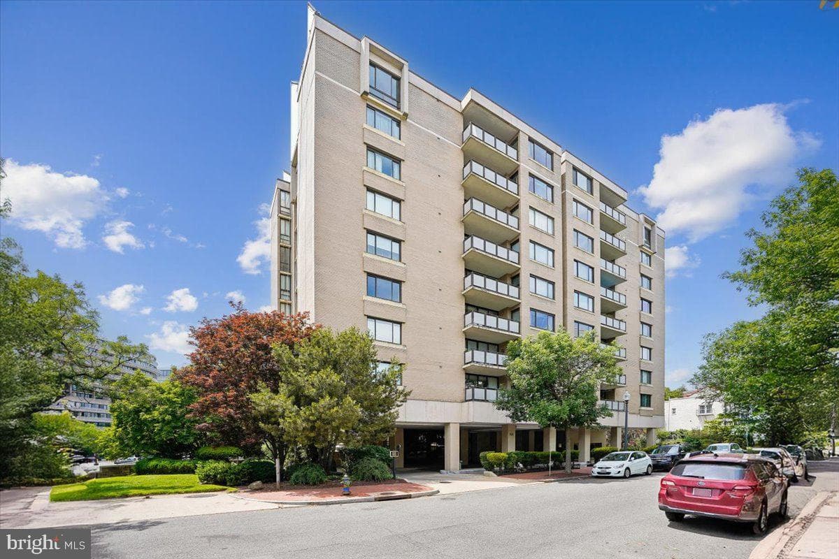 800 25th Street NW #504 photo 1