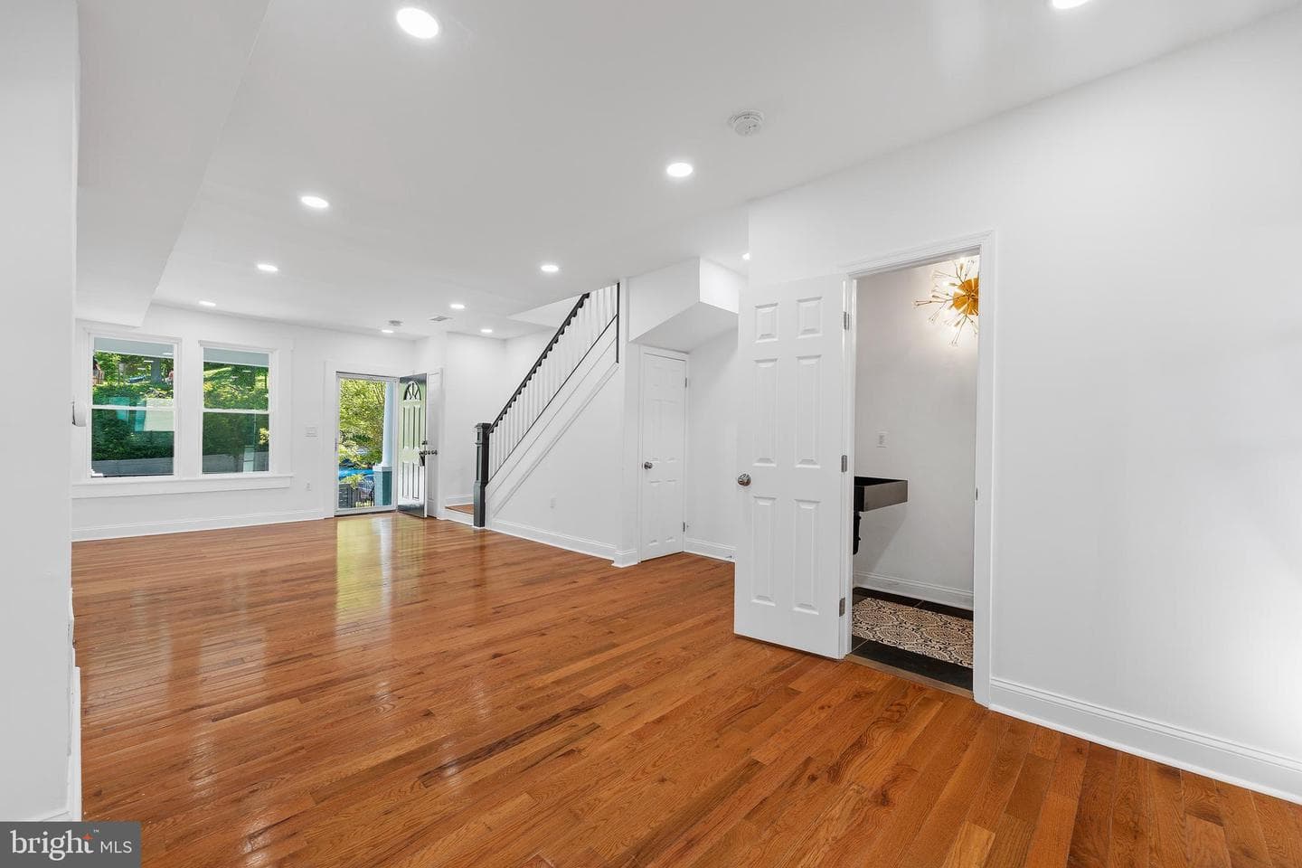 1436 W St. SE photo 10