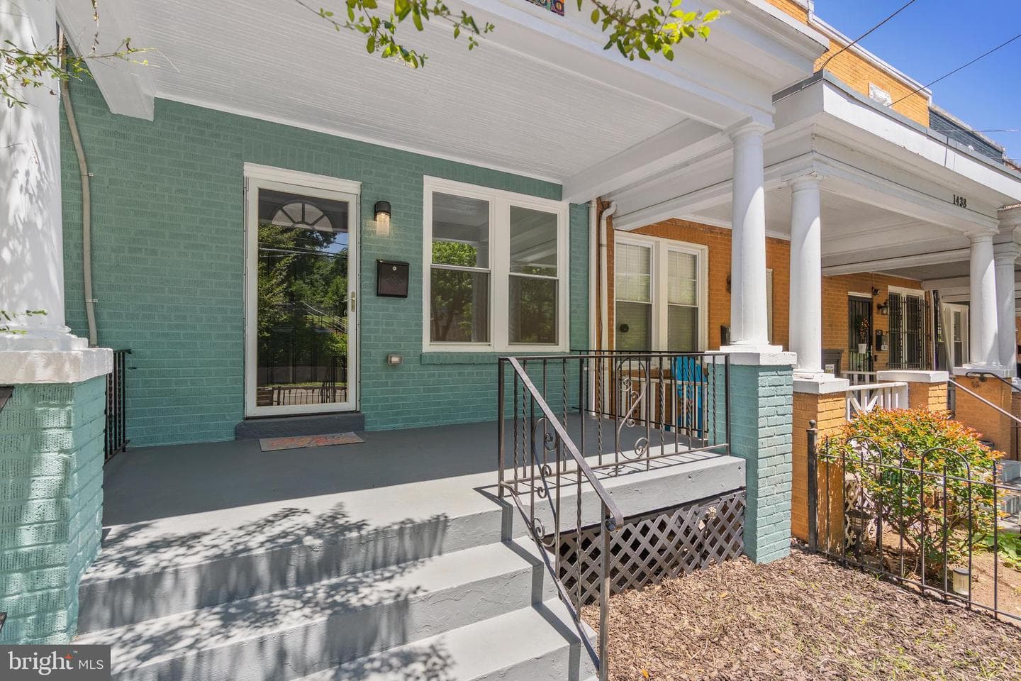 1436 W St. SE photo 2