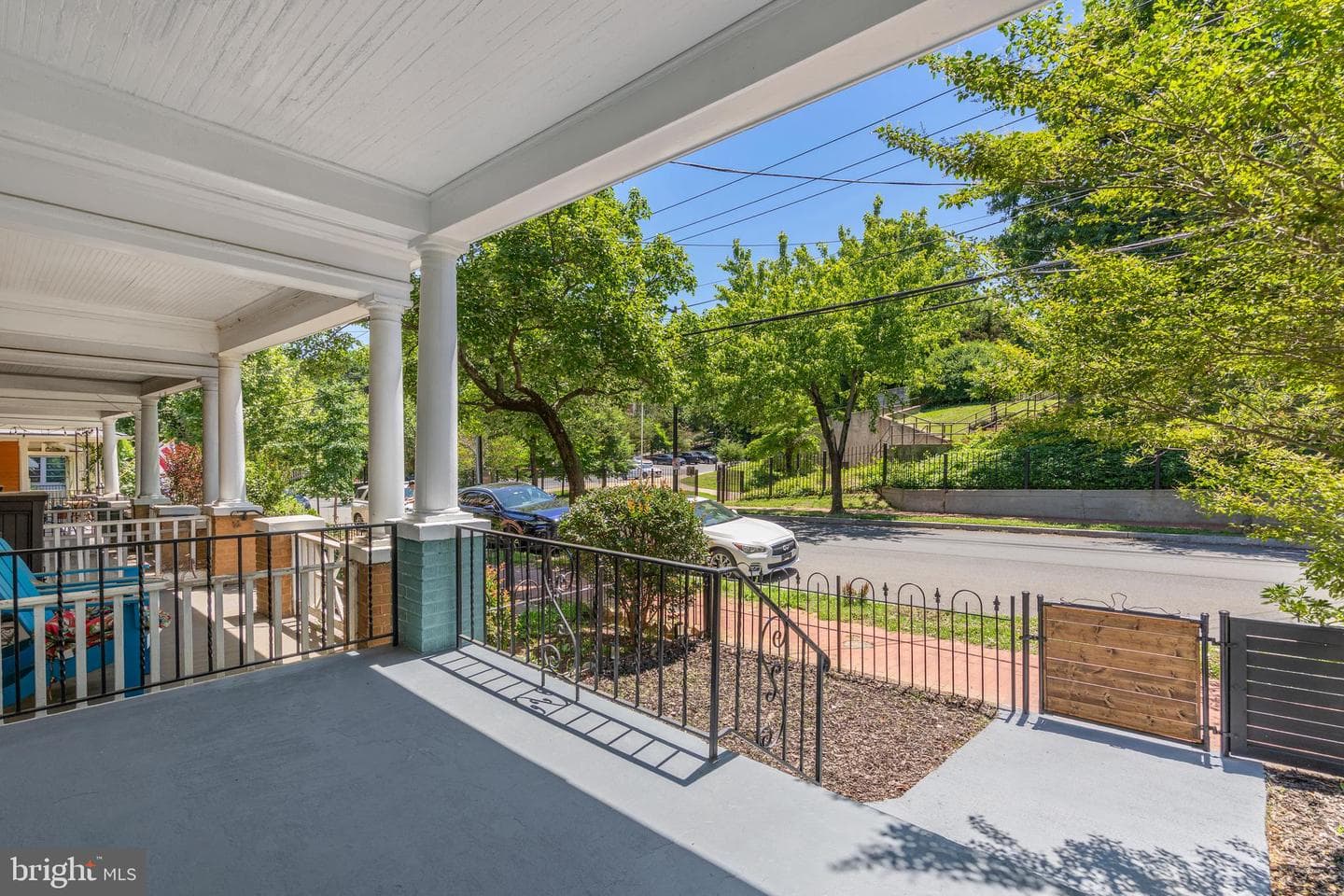 1436 W St. SE photo 3