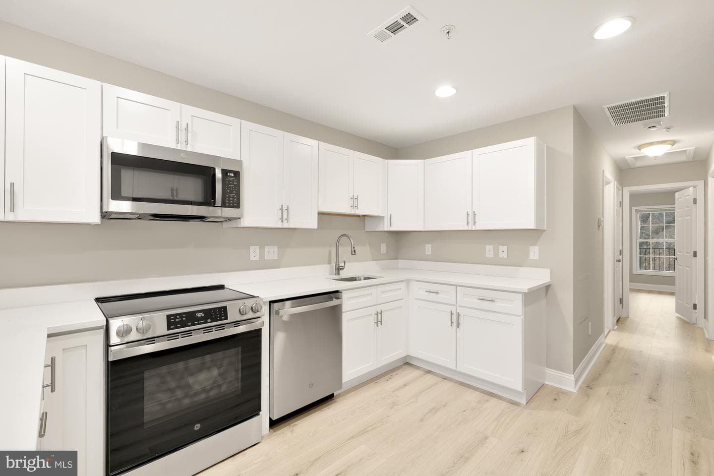 1755 W Street SE #c photo 4